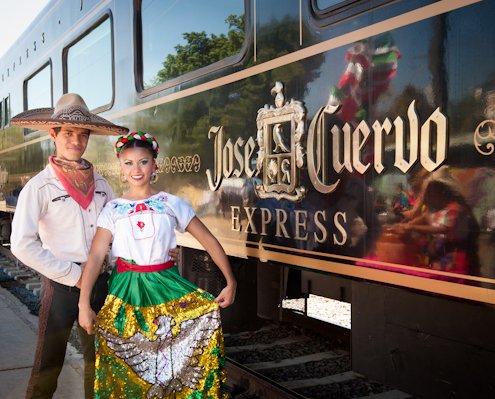 Tequila en tren Chapala